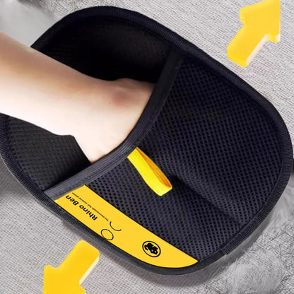 Revolutionary Pet Grooming Gloves - Effortlessly Remove Dog & Cat Hair from Furniture, Carpets, and Clothes!